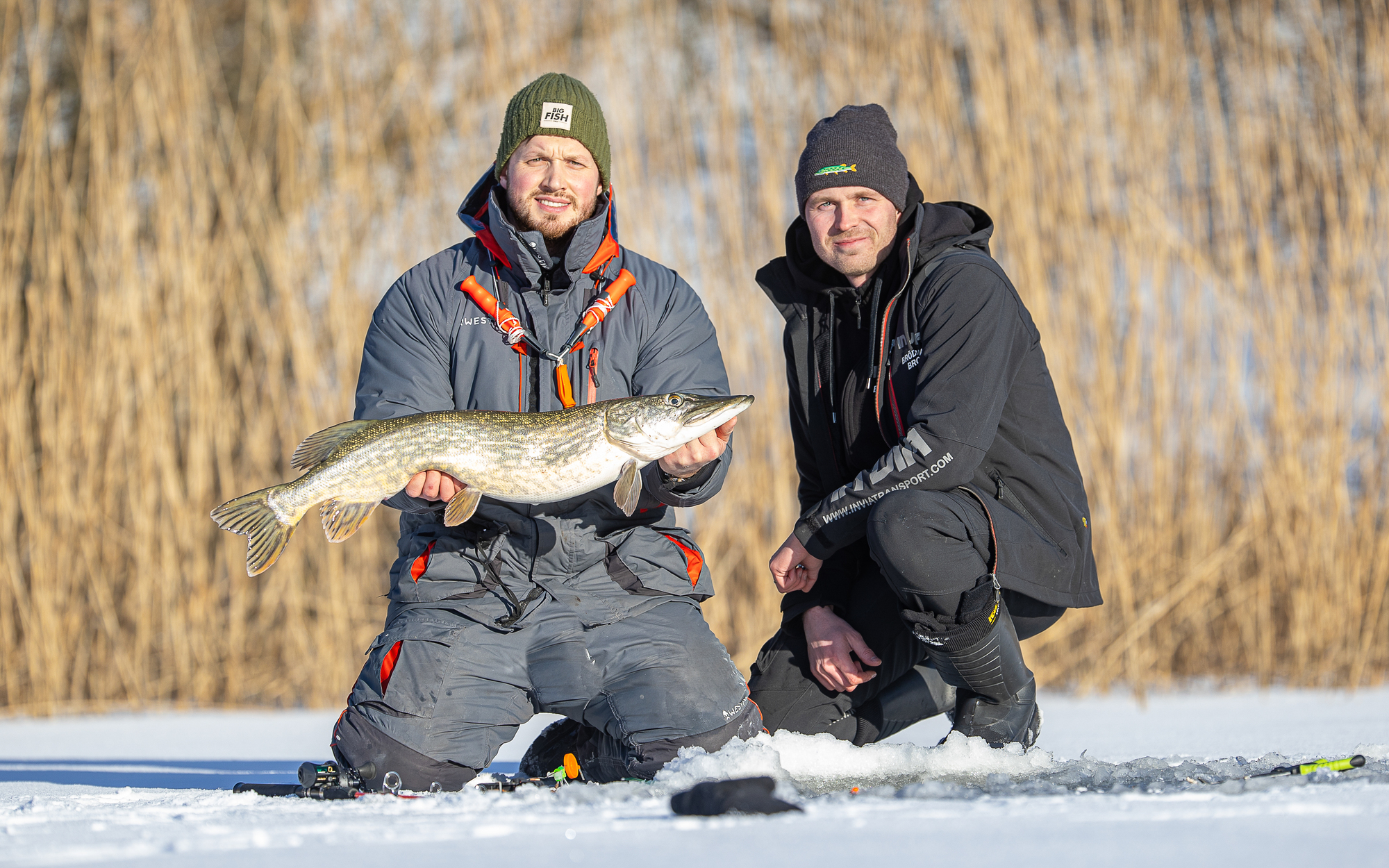 Följ med ut på isen – En riktigt bra dag för gäddfiske!