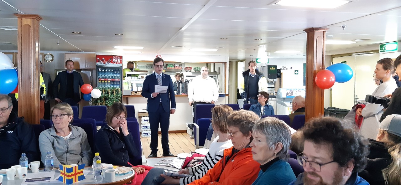 Full salong när Ådan invigdes