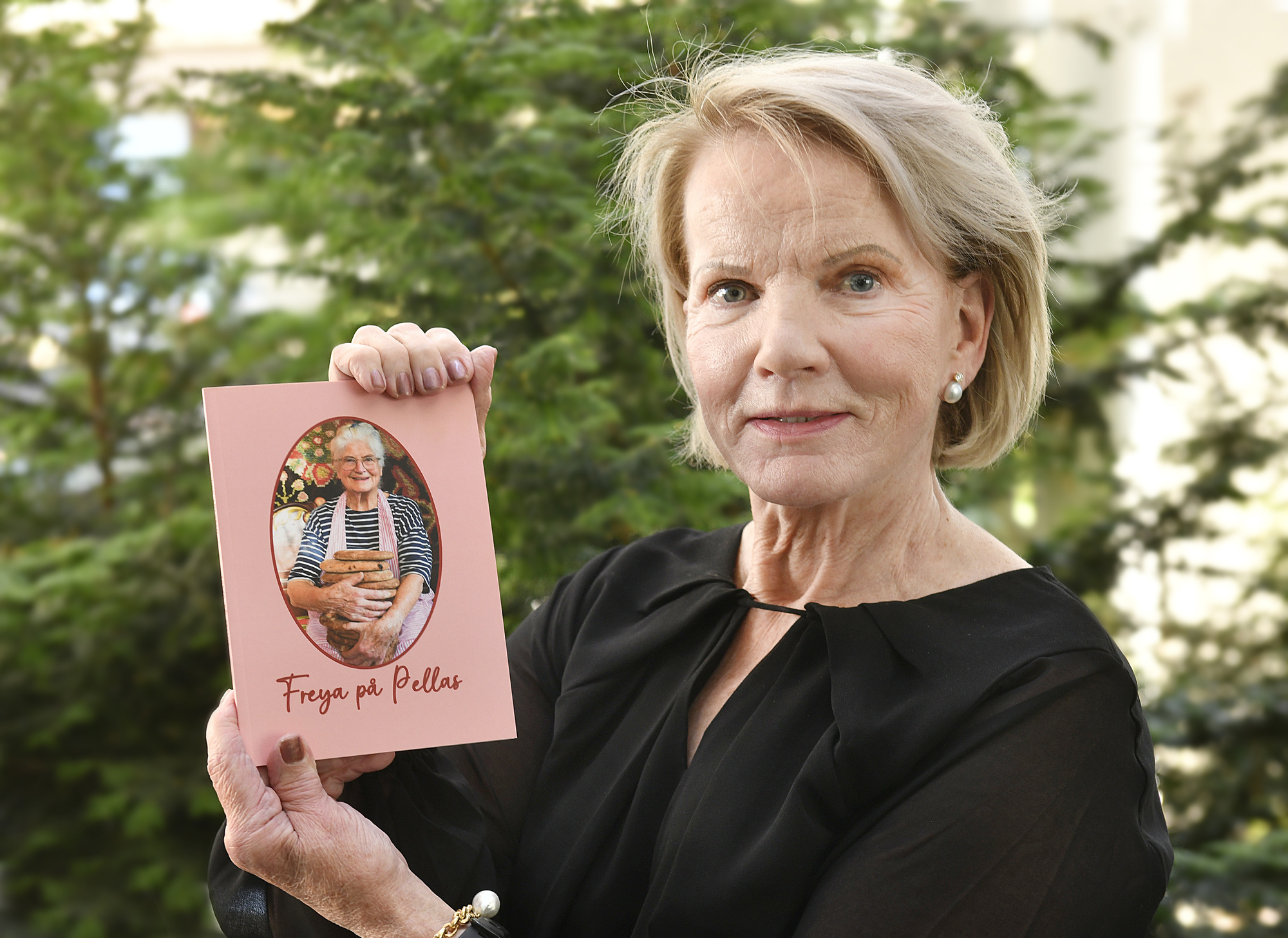 Ny åländsk författare skriver om Freya Darby