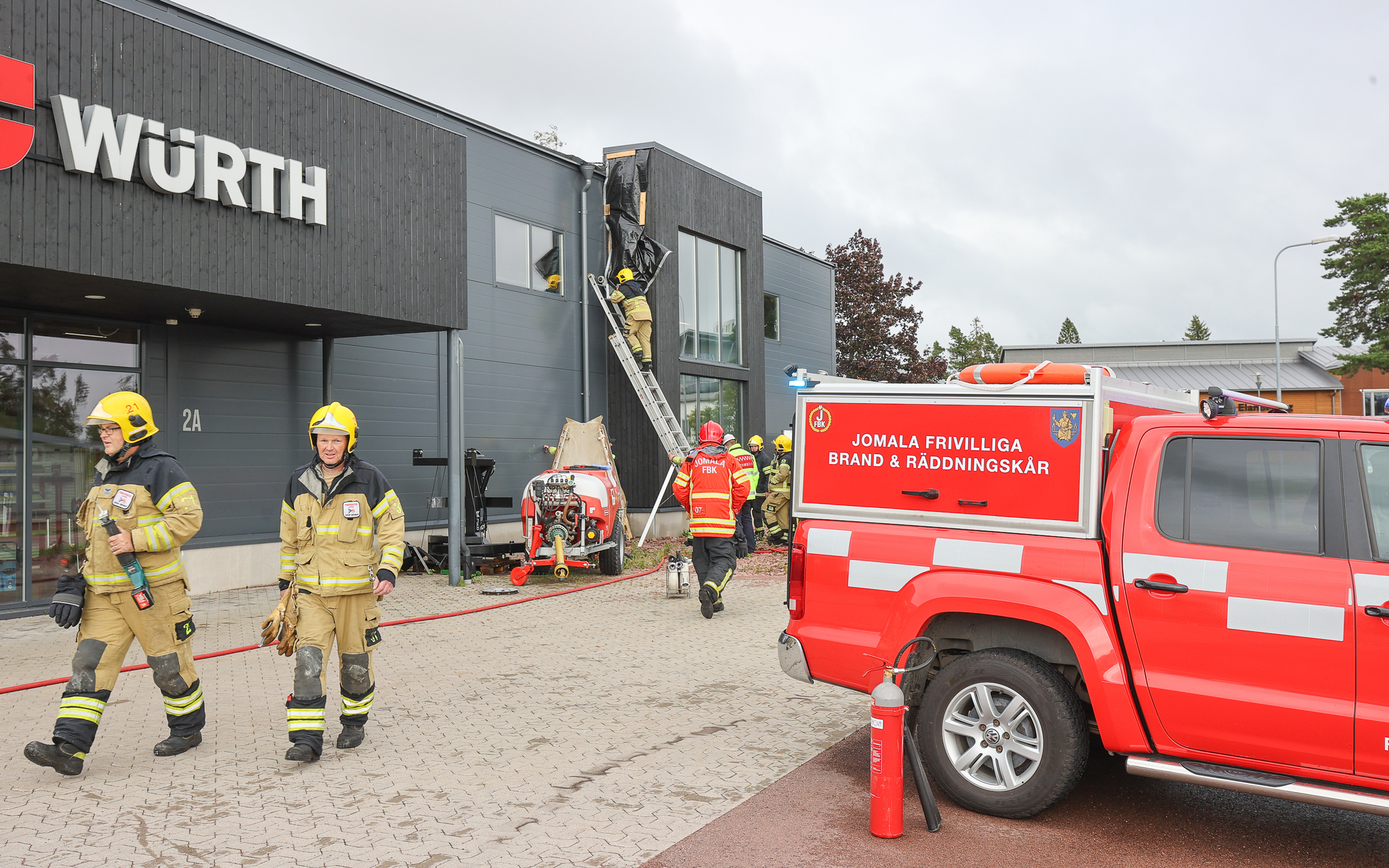 Fasad brann i Dalkarbyaffär