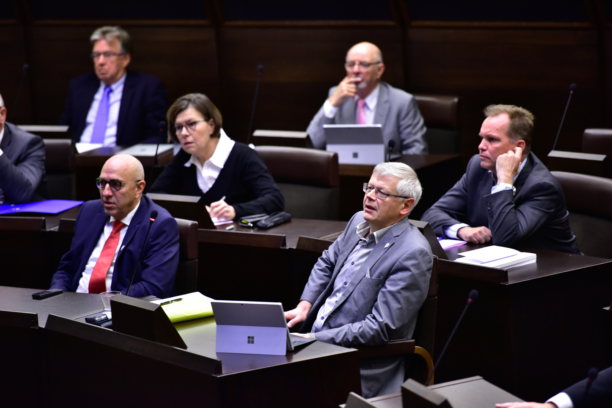 Politikerna har faktiskt ett tjänstemannaansvar