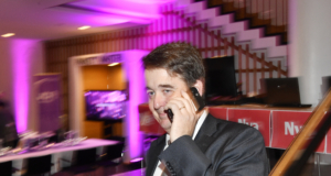 Video: Marcus Måtar förbereder sig för fest