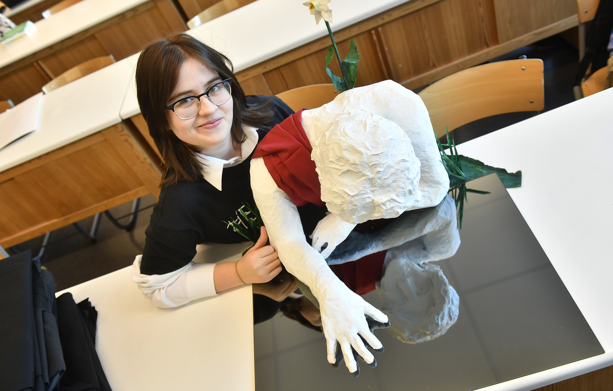 Pensel hellre än pixlar när lyceister skapar konst