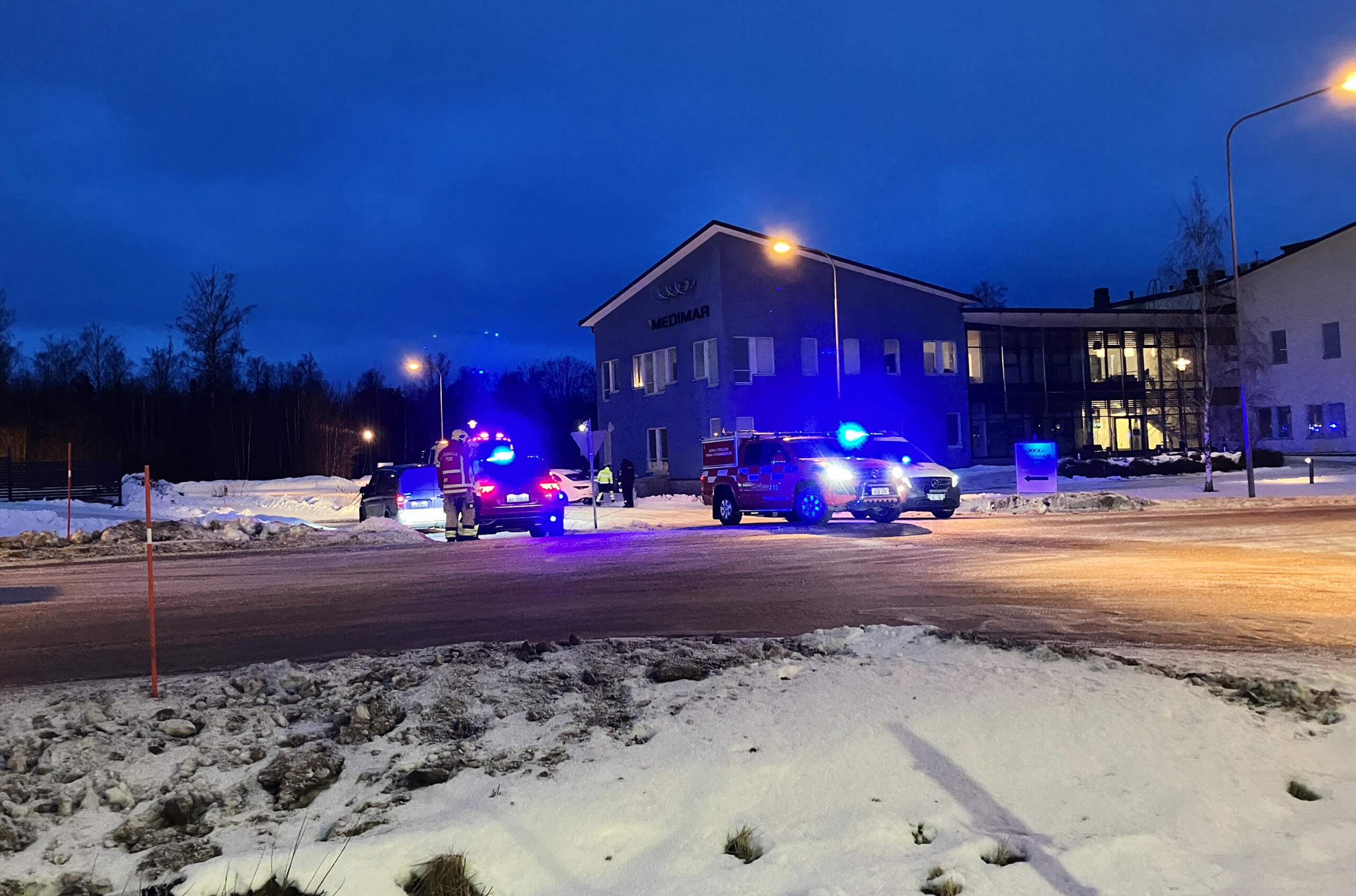 Trafikolycka på flygfältsvägen – två personbilar krockade
