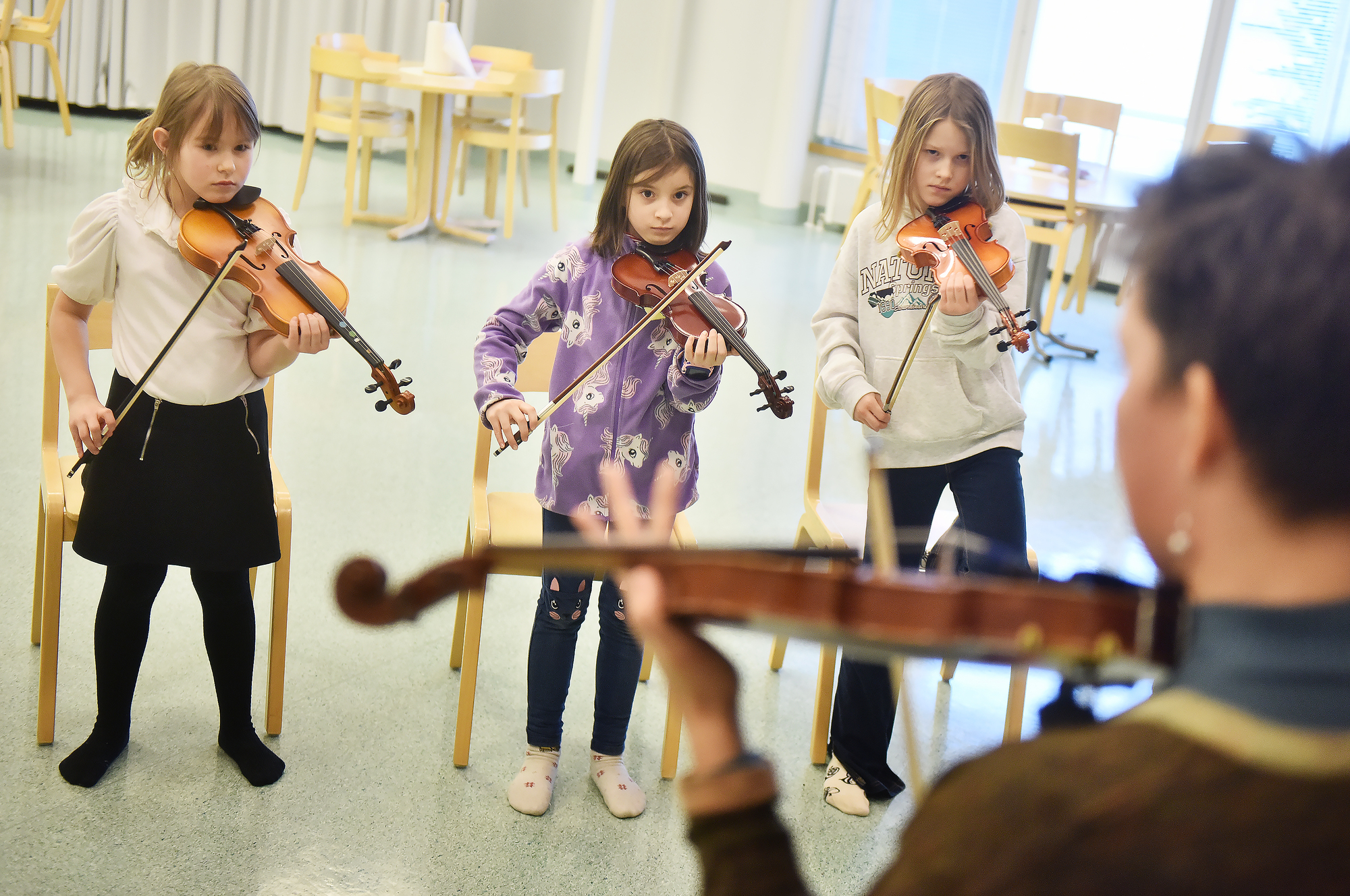 Högt tryck på barnfiolkurs i Källbo skola