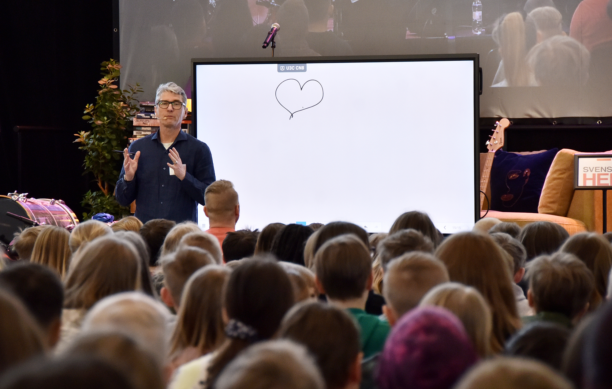 Läsfest när femmor firade på stadsbibban