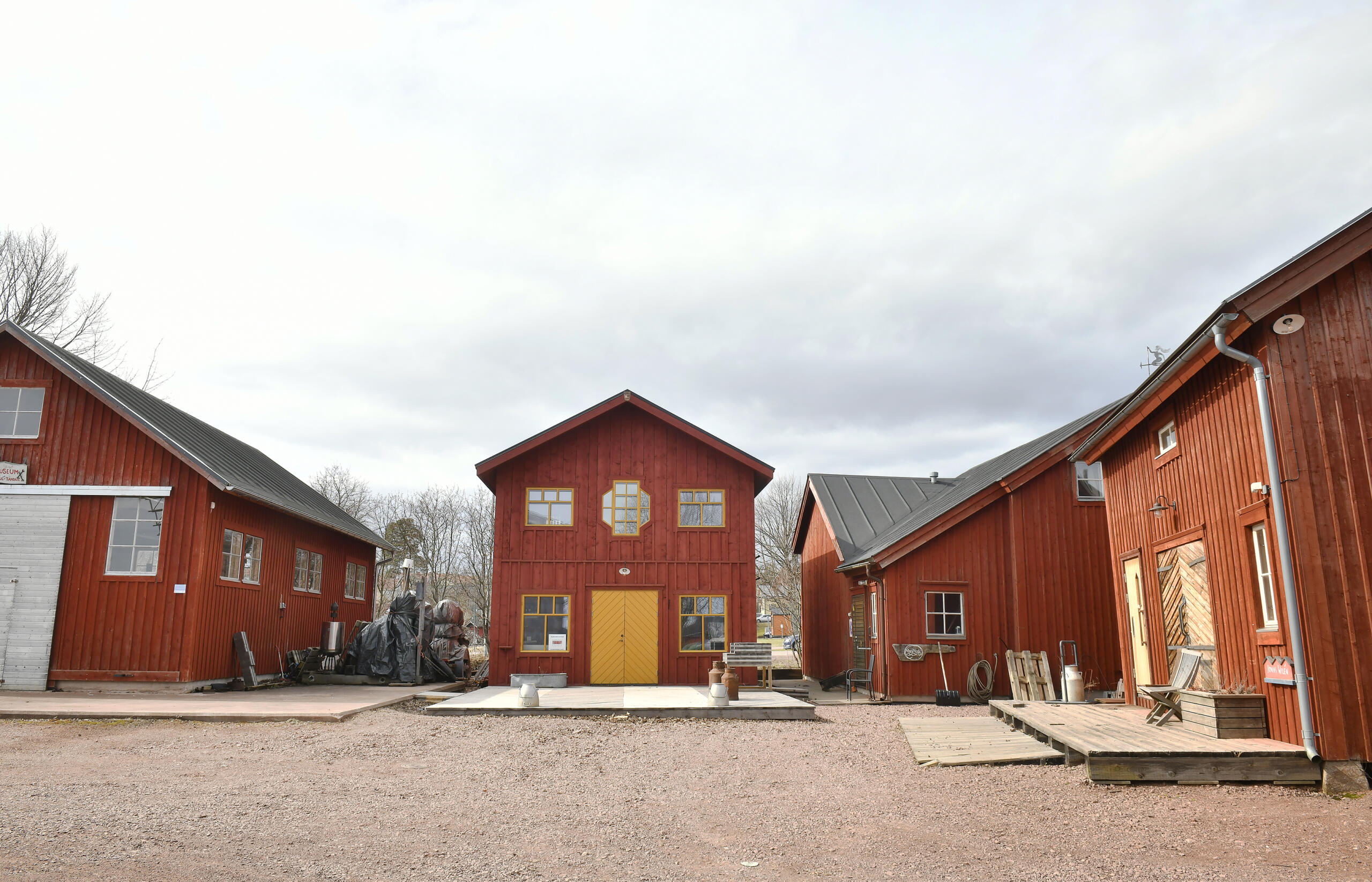 Två hus till salu i Sjökvarteret – nu vill stiftelsen införa verksamhetsavgifter