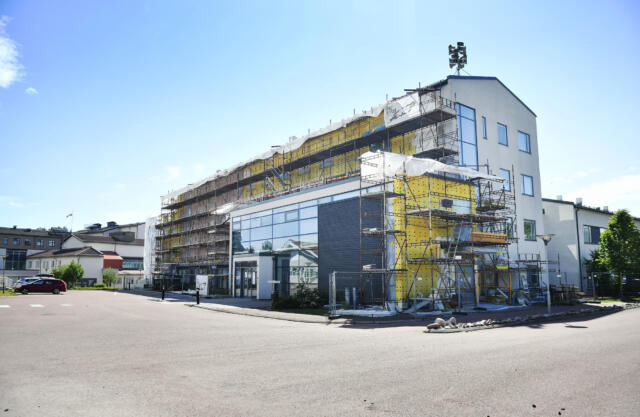Pågående fasadrenovering på psykiatrihuset