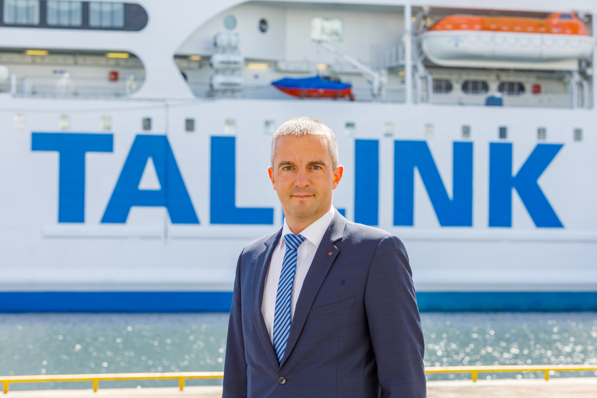 Tallinks koncernchef säljer aktier till sig själv