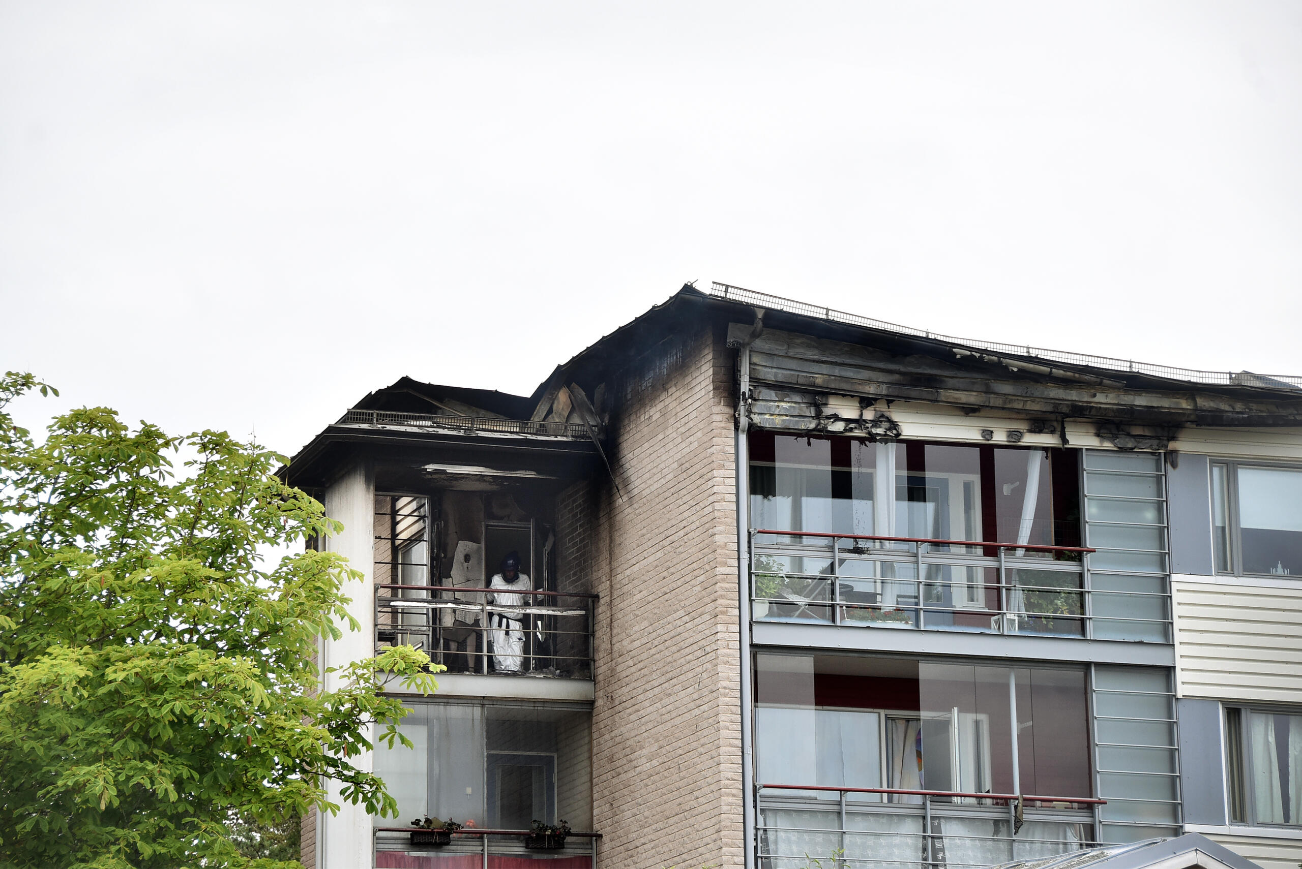 Brandrester orsakade rökmoln – fortsatt kontroll på Doppingvägen