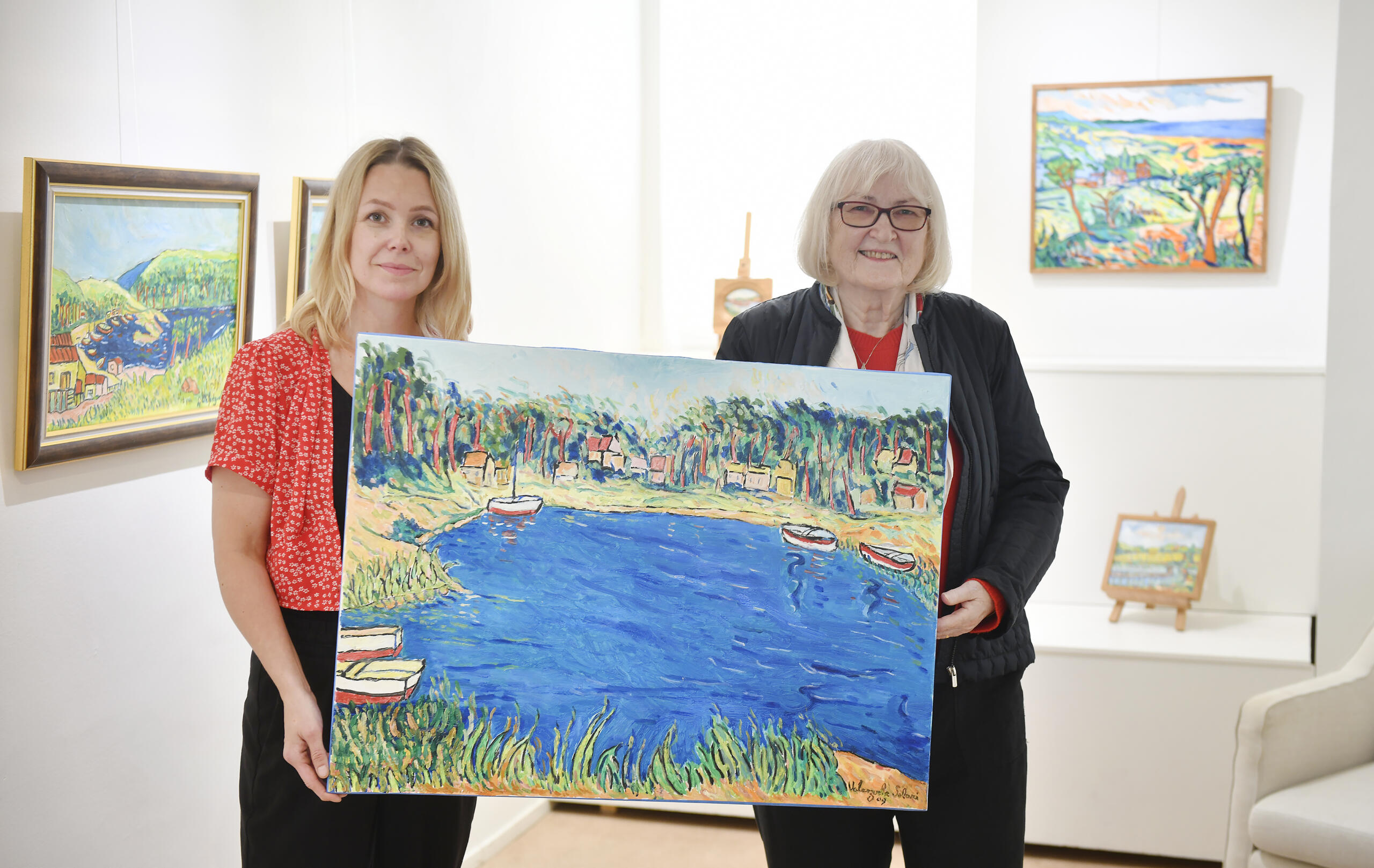 Vernissage för solmättad konst i Galleri Ehns i dag onsdag