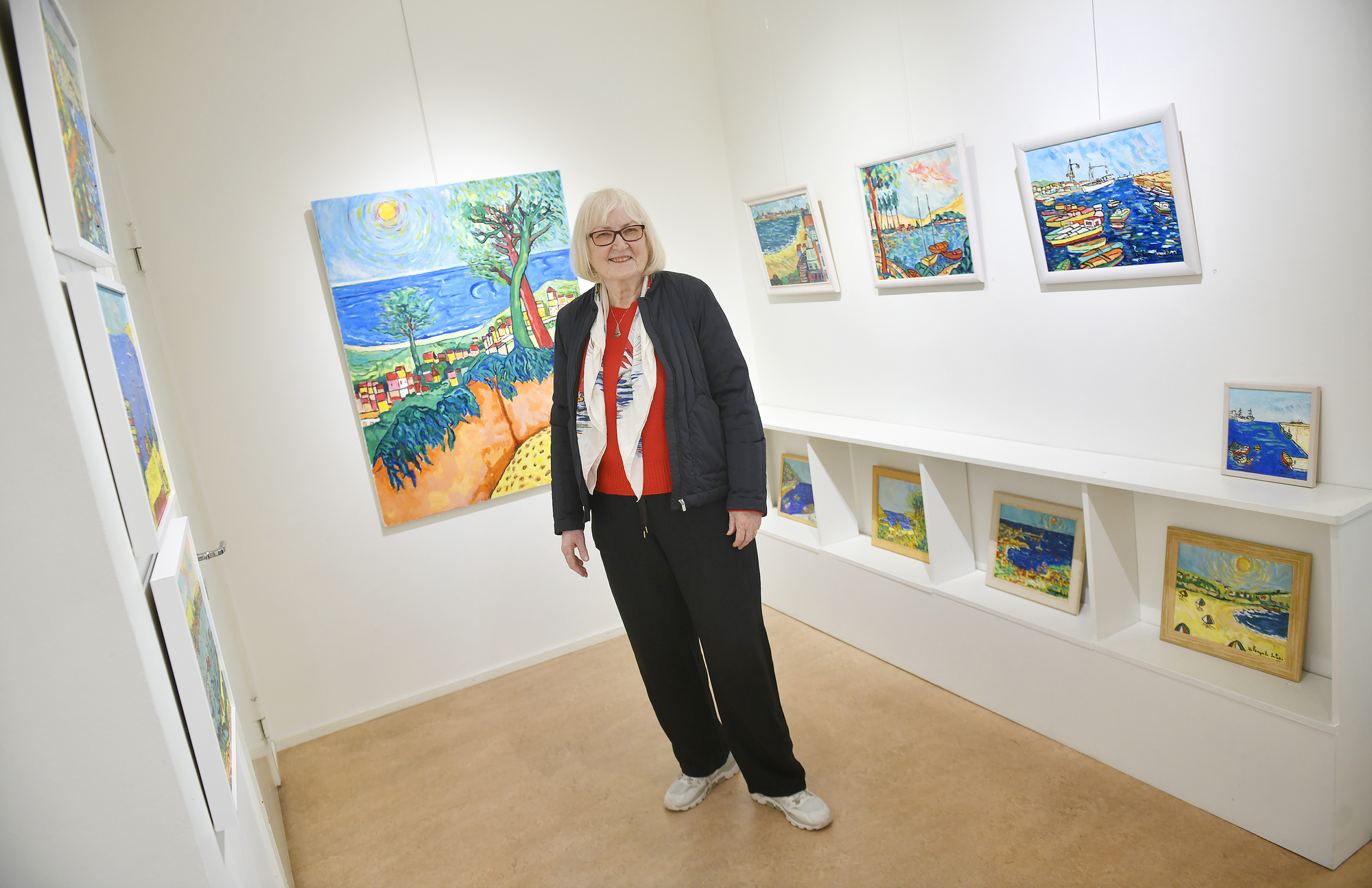 På Galleri Ehns är det full sommar hela september