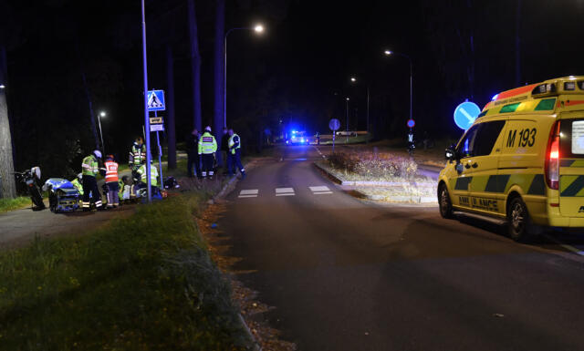 En person till sjukhus efter krock på Östernäsvägen