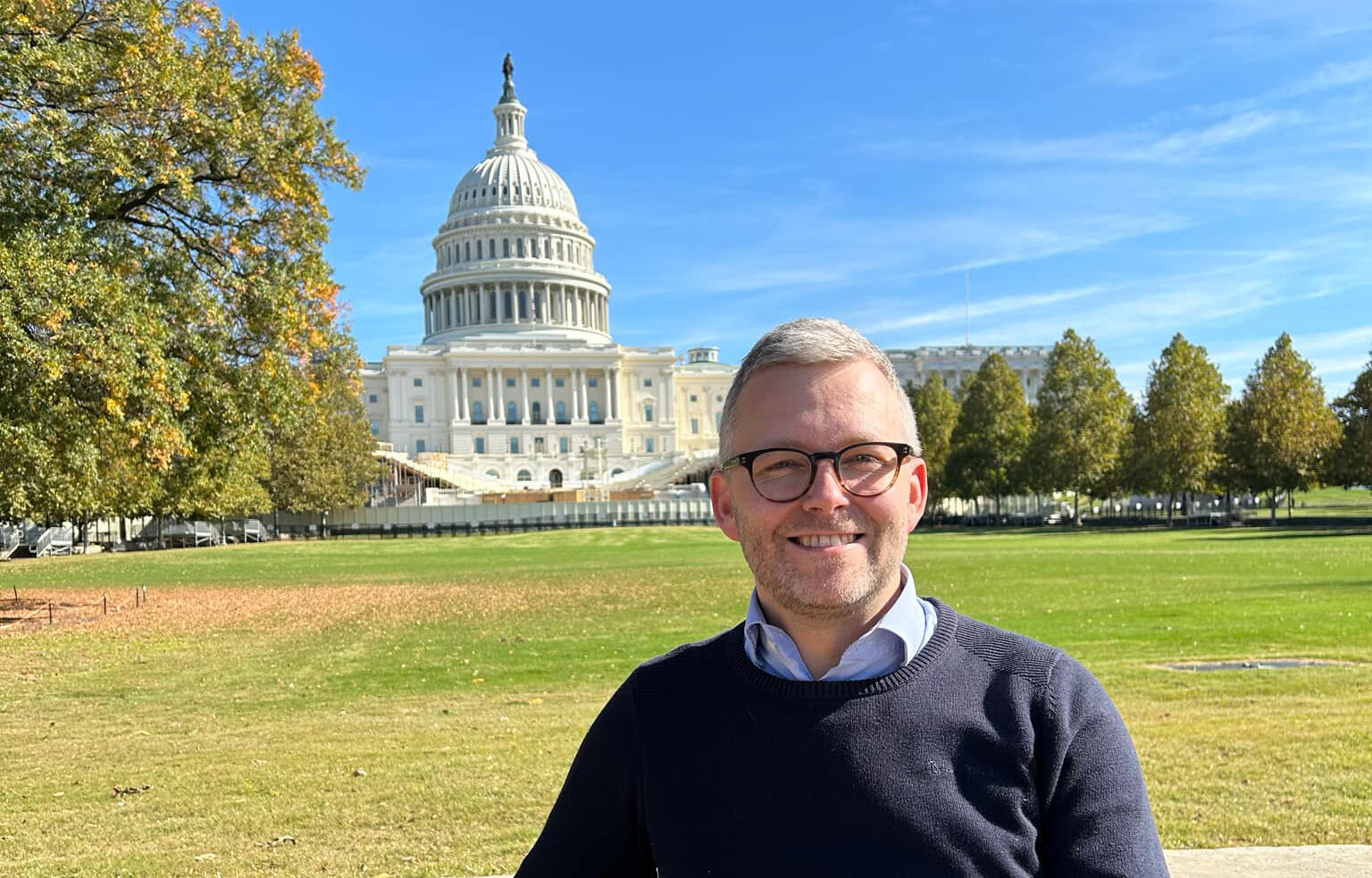 Släckt i den skinande staden på kullen