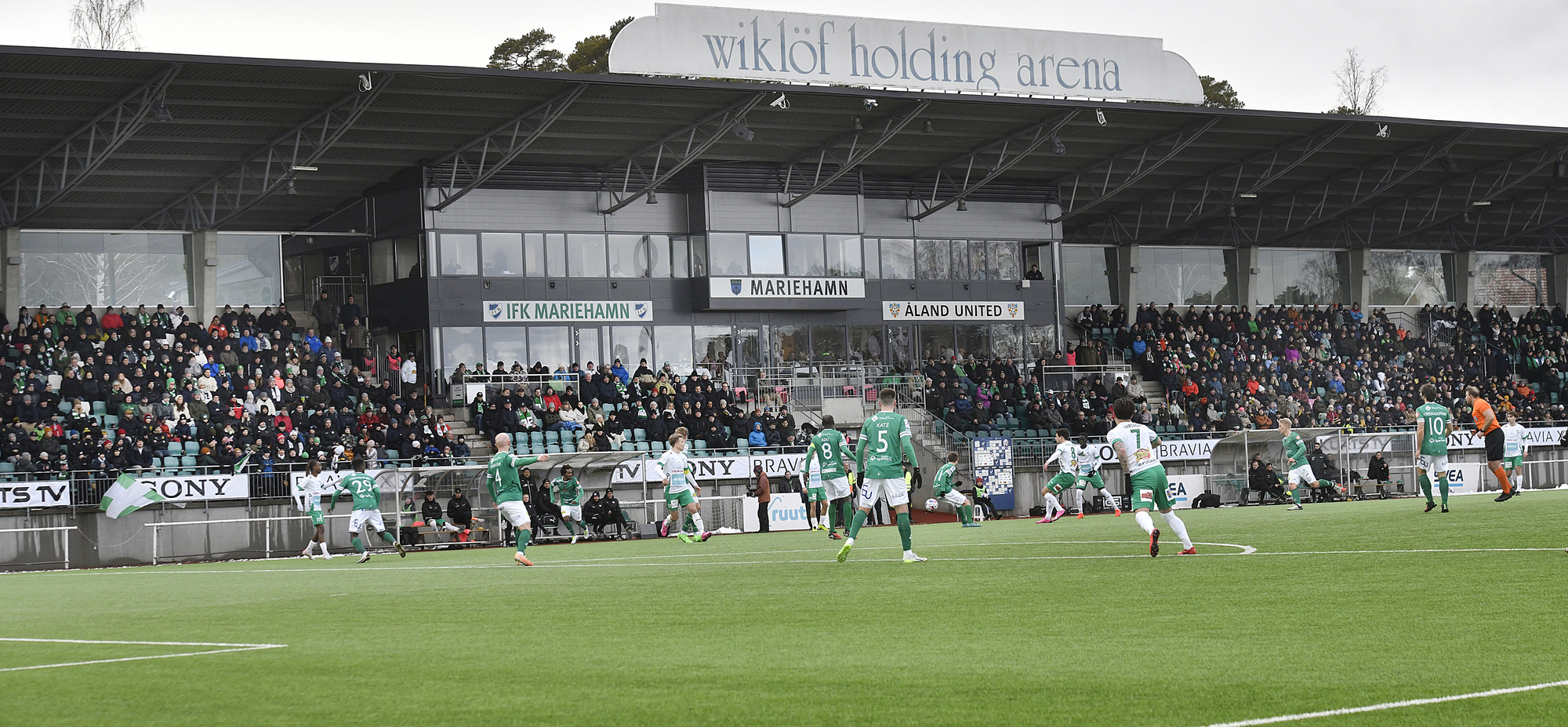Staden vill flytta WHA:s konstgräs till Strandnäs