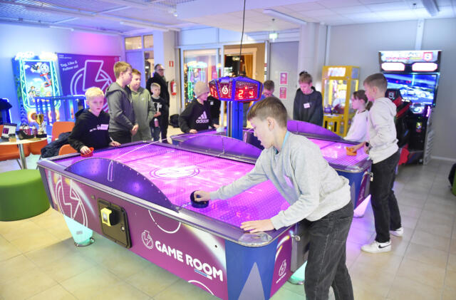 Bröder överst på pallen i första ÅM i airhockey