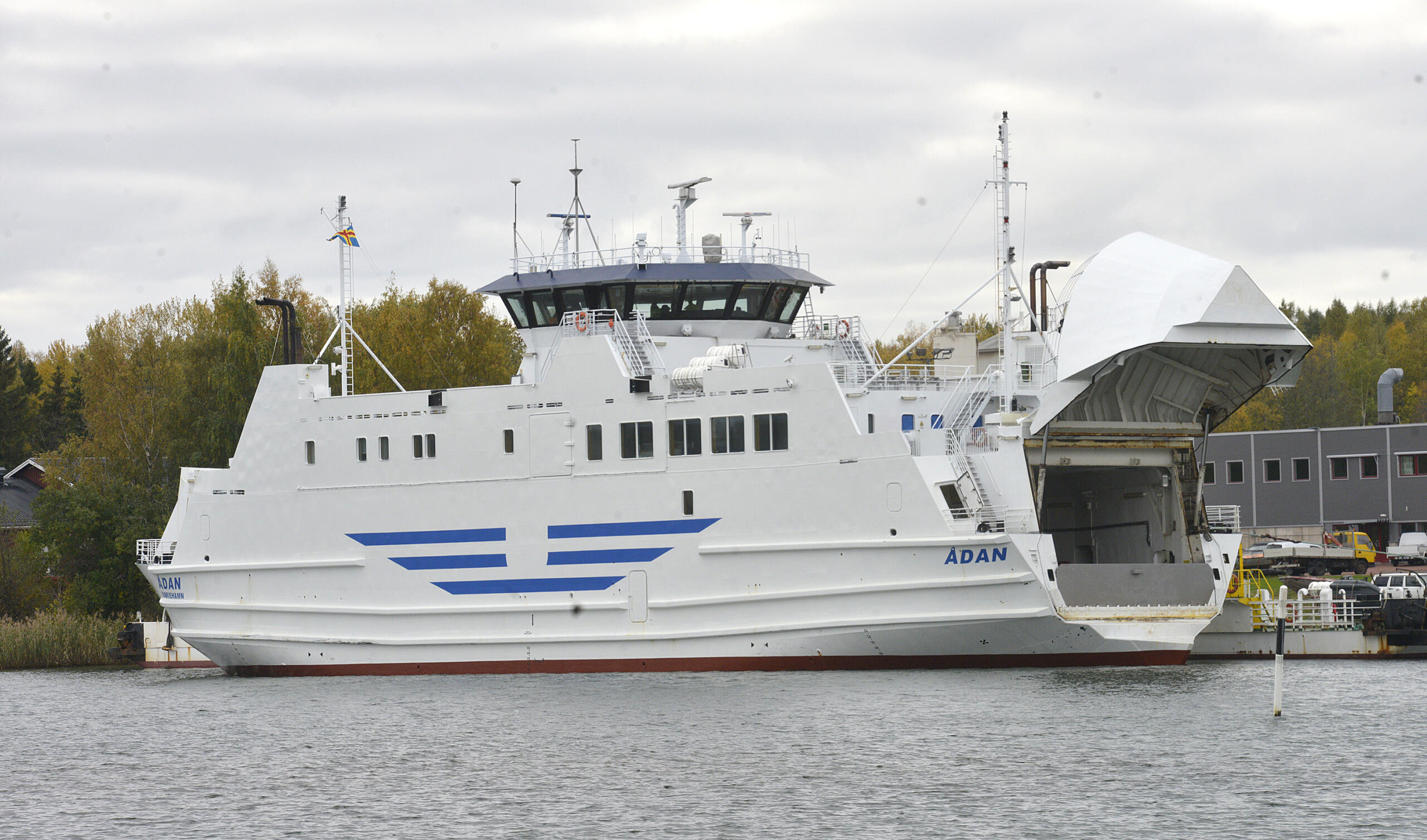 Fem färjor för 19,3 miljoner