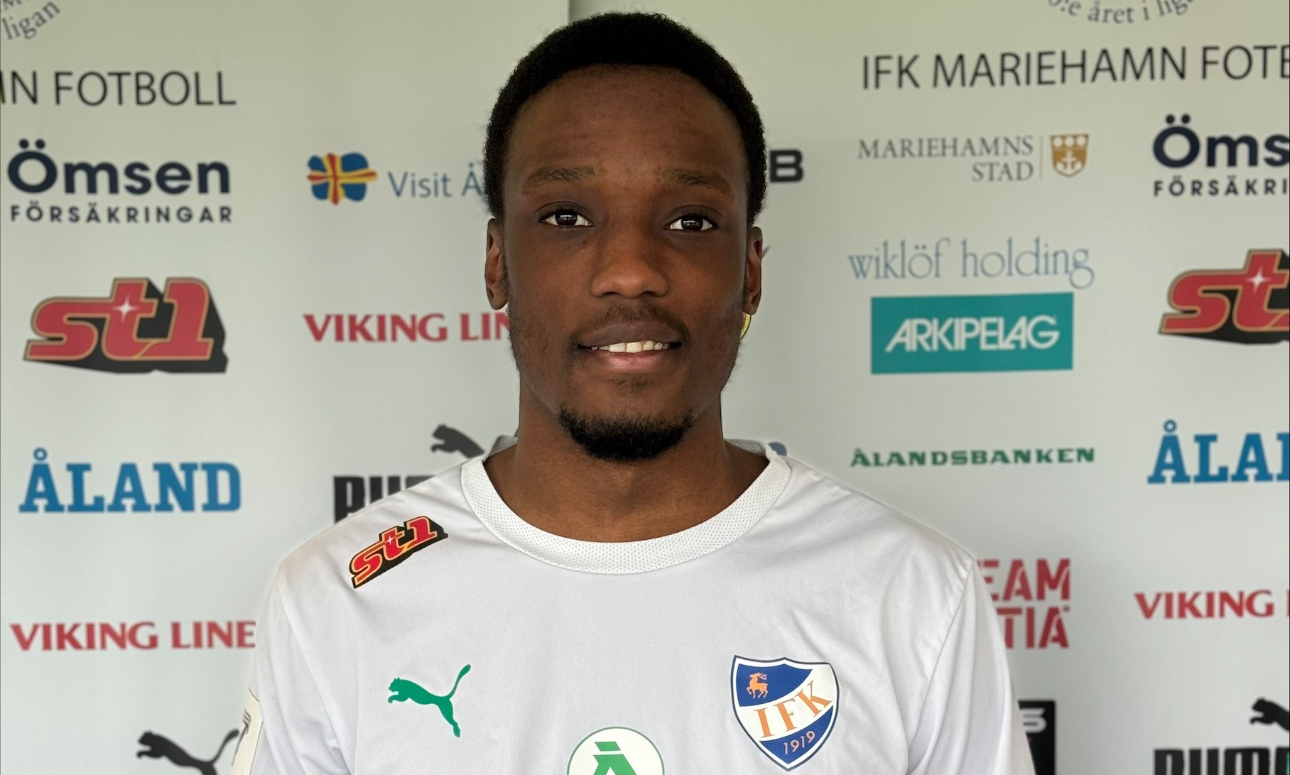 IFK förstärker truppen med ung mittback
