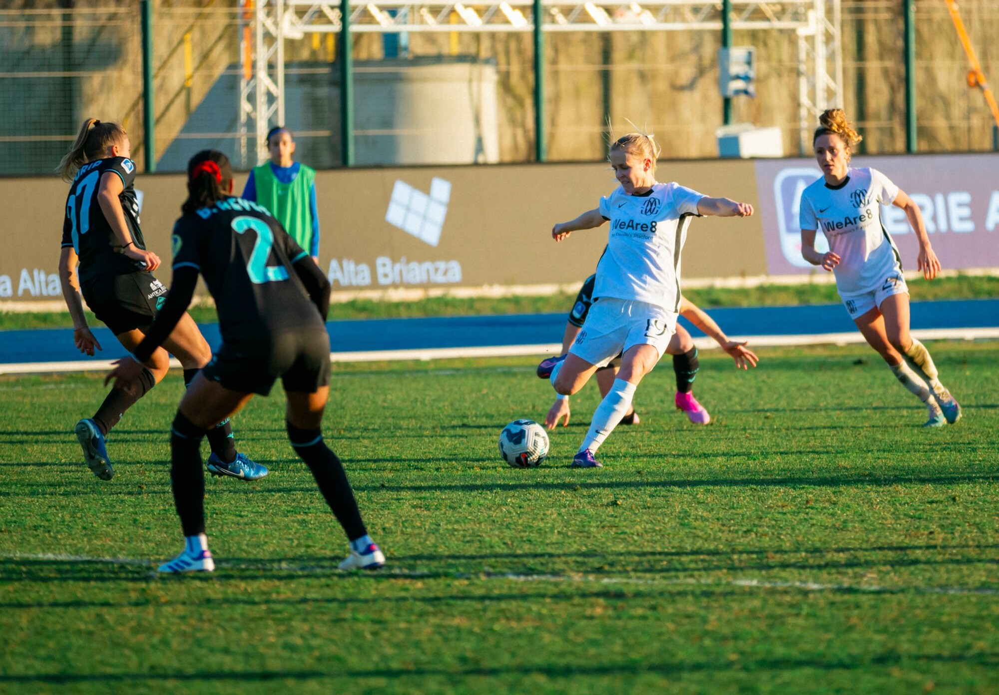 Adelina Engmans FC Como missar övre slutspel i Serie A