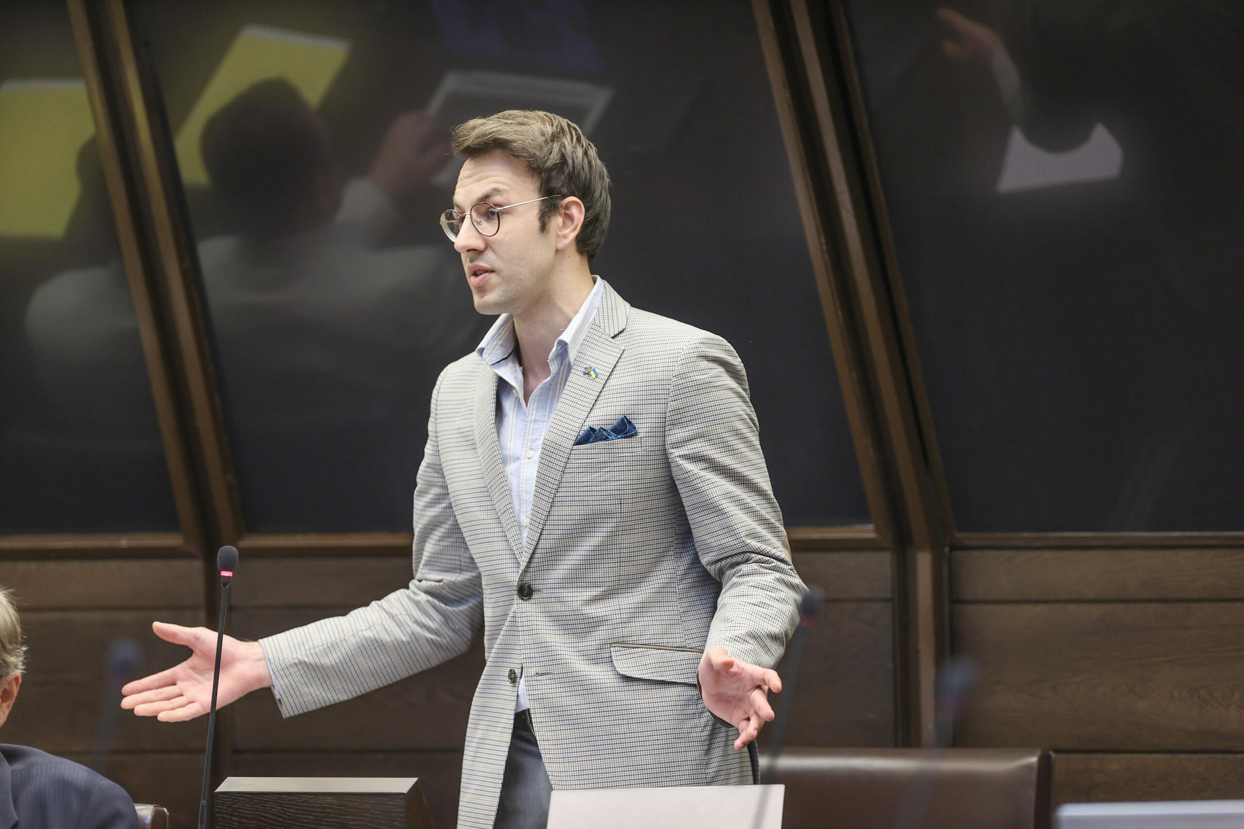 Simon Holmström frågar om jäv i rekrytering av ministerråd