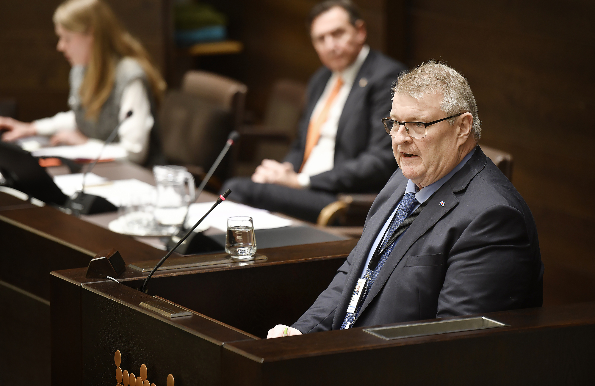 Gräsklippare till golfförening i fokus i budgetdebatt