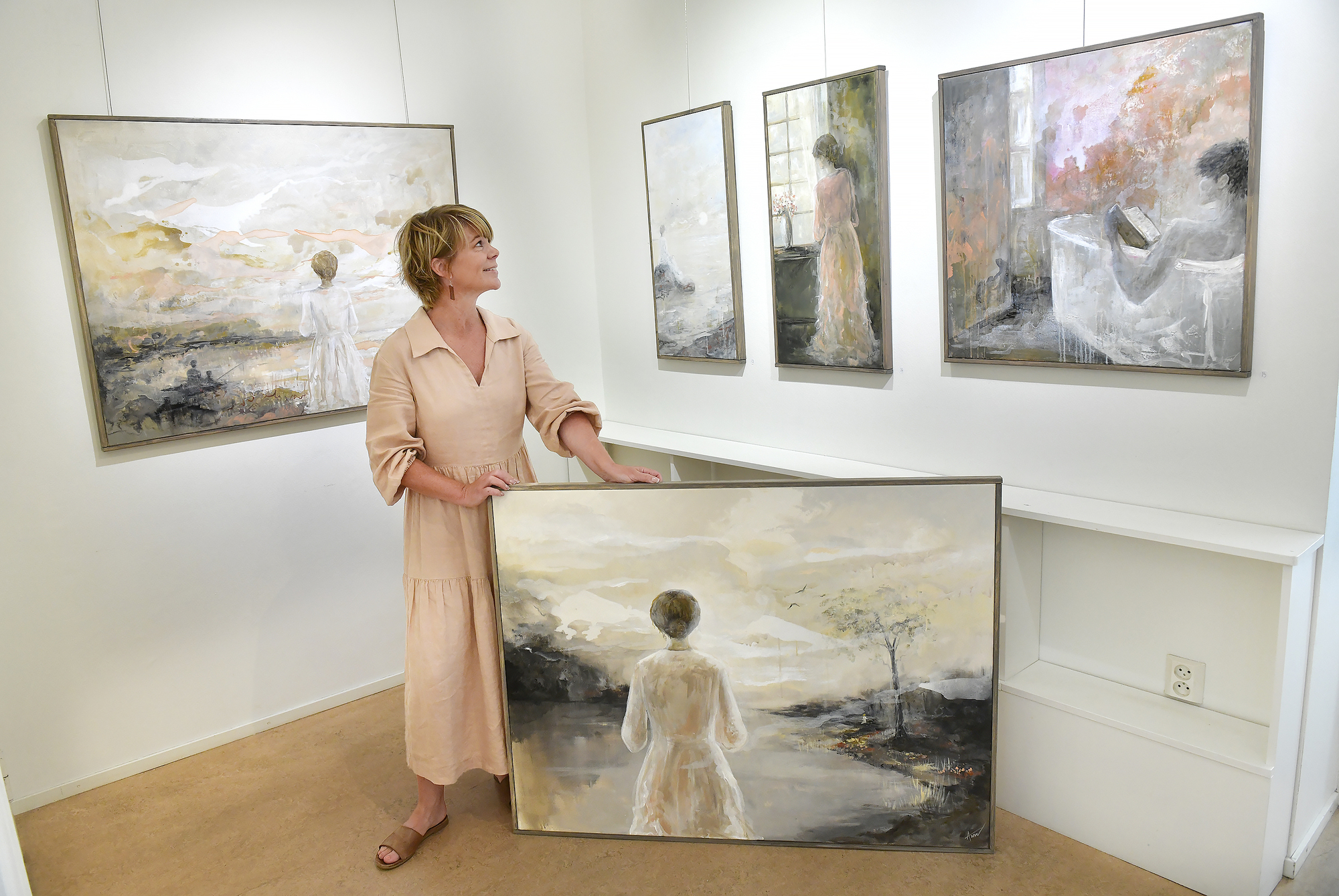 En stilla hyllning till det förbiglidande och det magiska i det till synes obetydliga i ny utställning