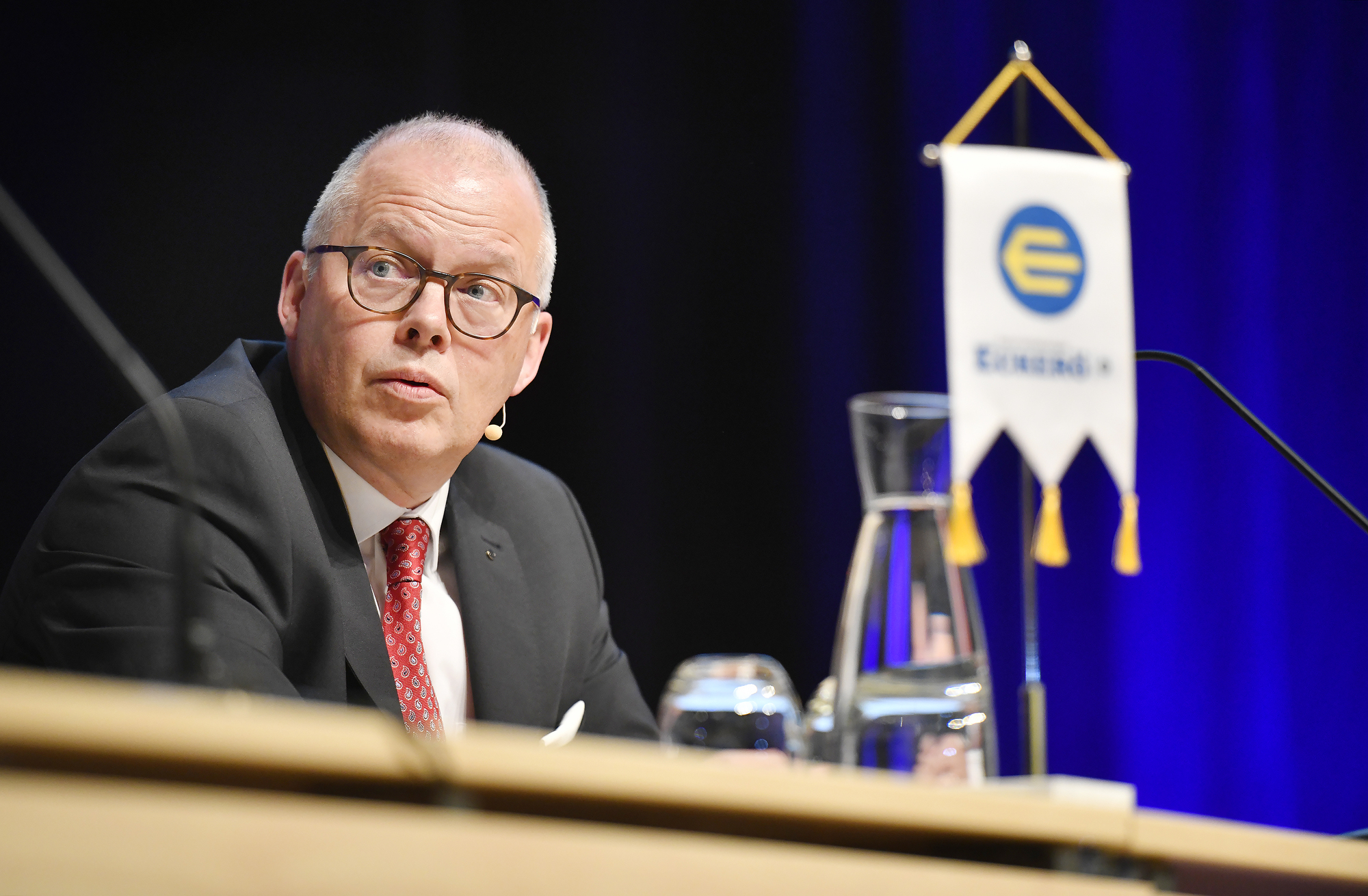 Eckerökoncernen löser hela pandemilånet