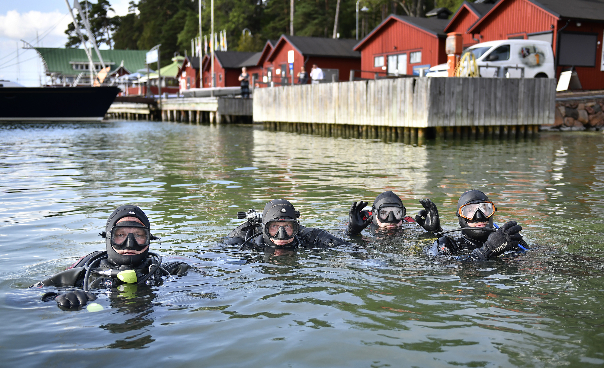 Dykare letade skräp i Västra hamnen – detta hittade de i vattnet