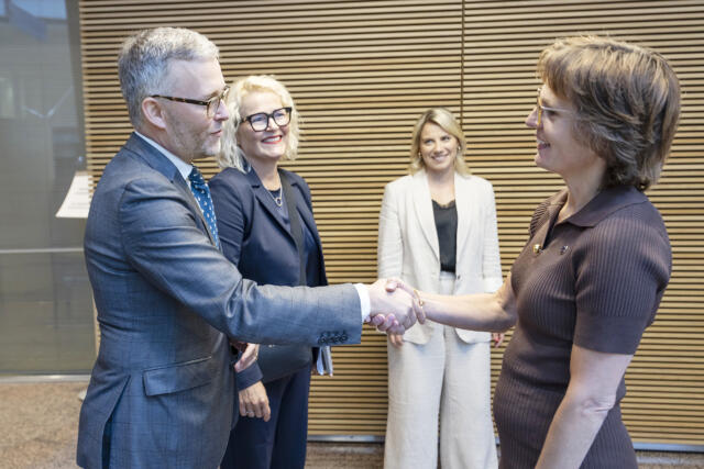 Löfström i EU-möte om grön sjöfart