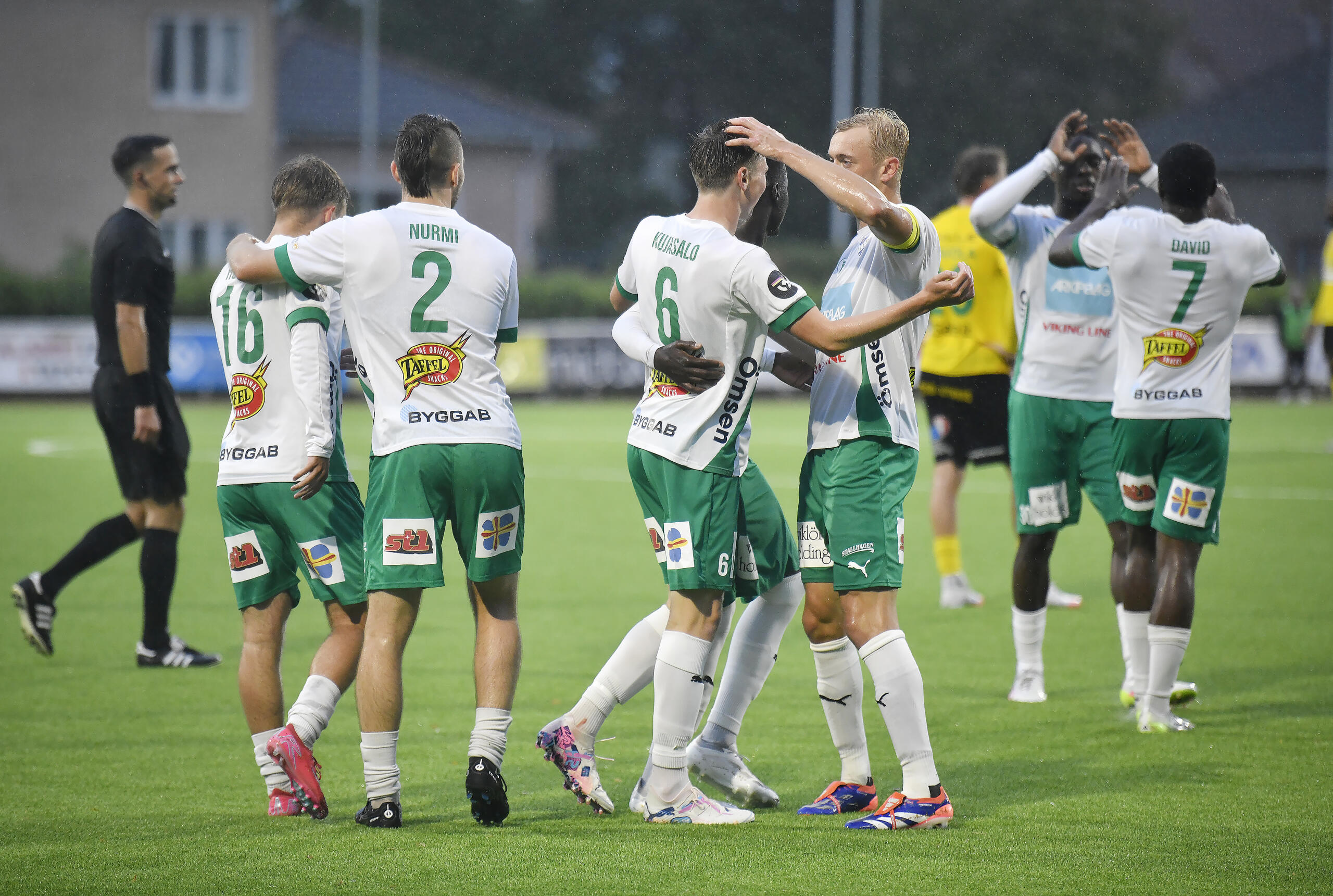 Jaaa – där kom den viktiga trepoängaren för ”Grönvitt”