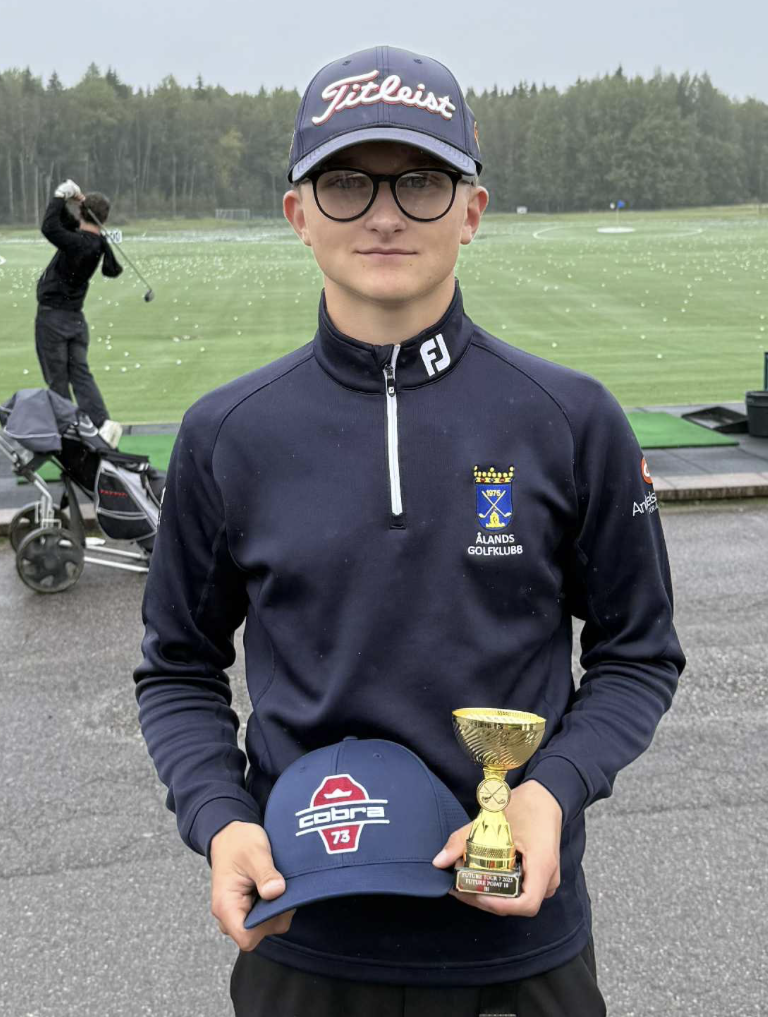 Melker Rajamäki trea på Dormy-touren