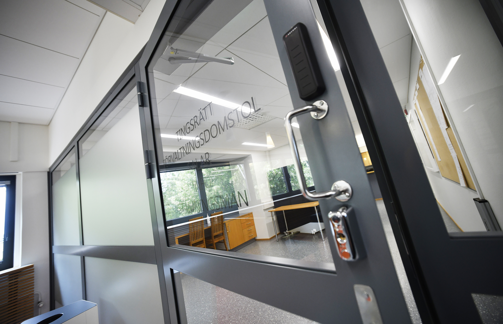 Misshandlade rullstolsburen – dömdes till fängelsestraff