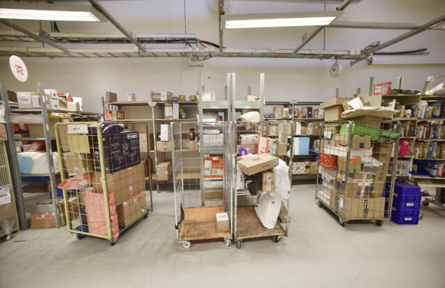 De stoppade paketen har börjat skickas ut