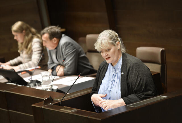 Lagtinget röstar om förtroendet för Katrin Sjögren i dag