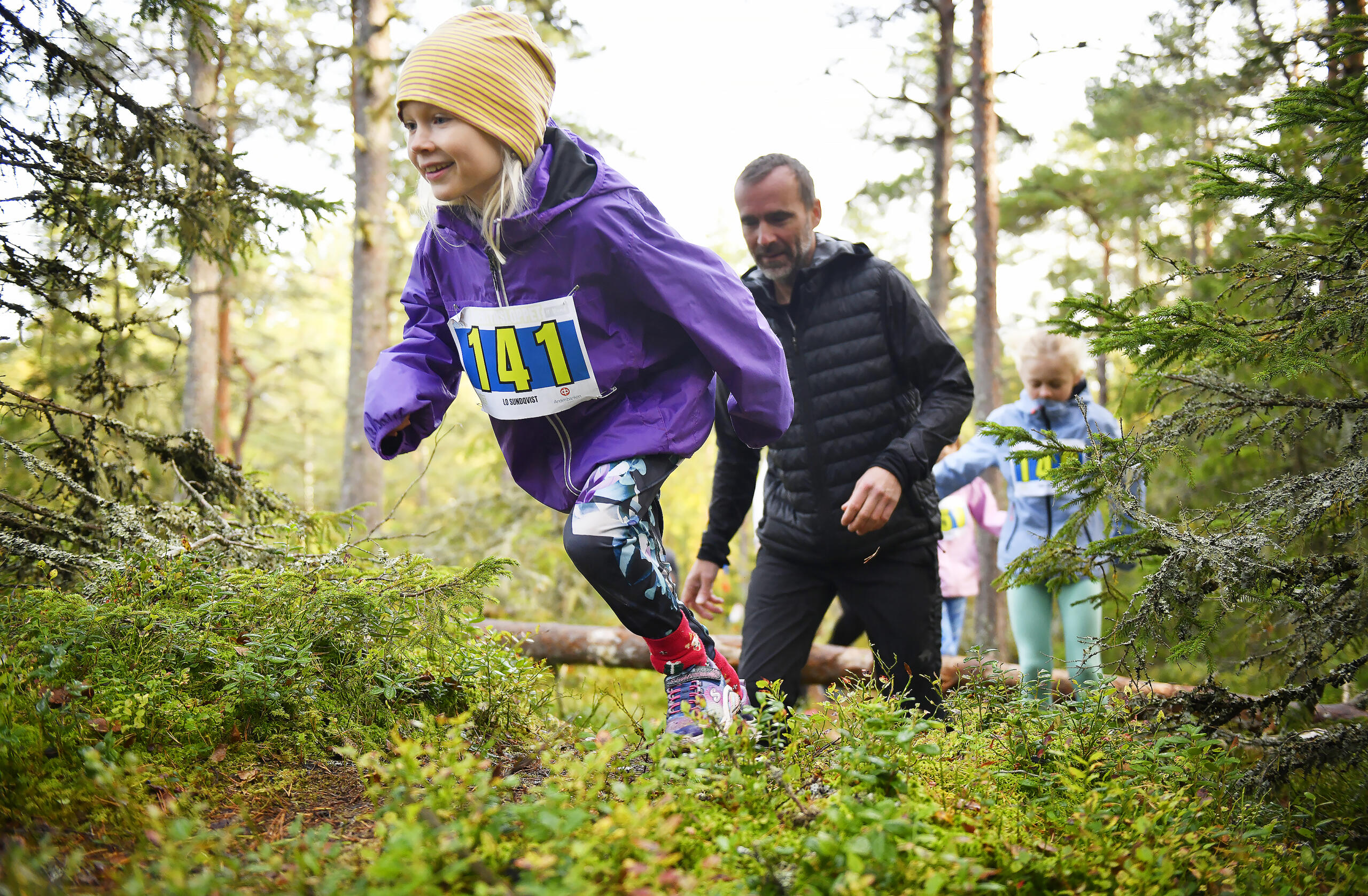 Full fart över stock och sten när 200 barn tog sig an Äventyrsloppet