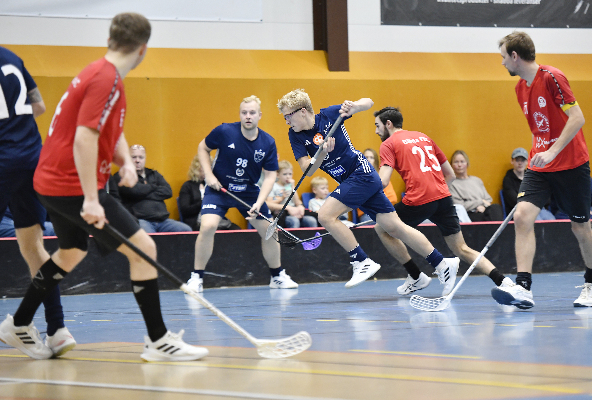 Engström femmålskytt när FBC Åland vann stort i hemmapremiären