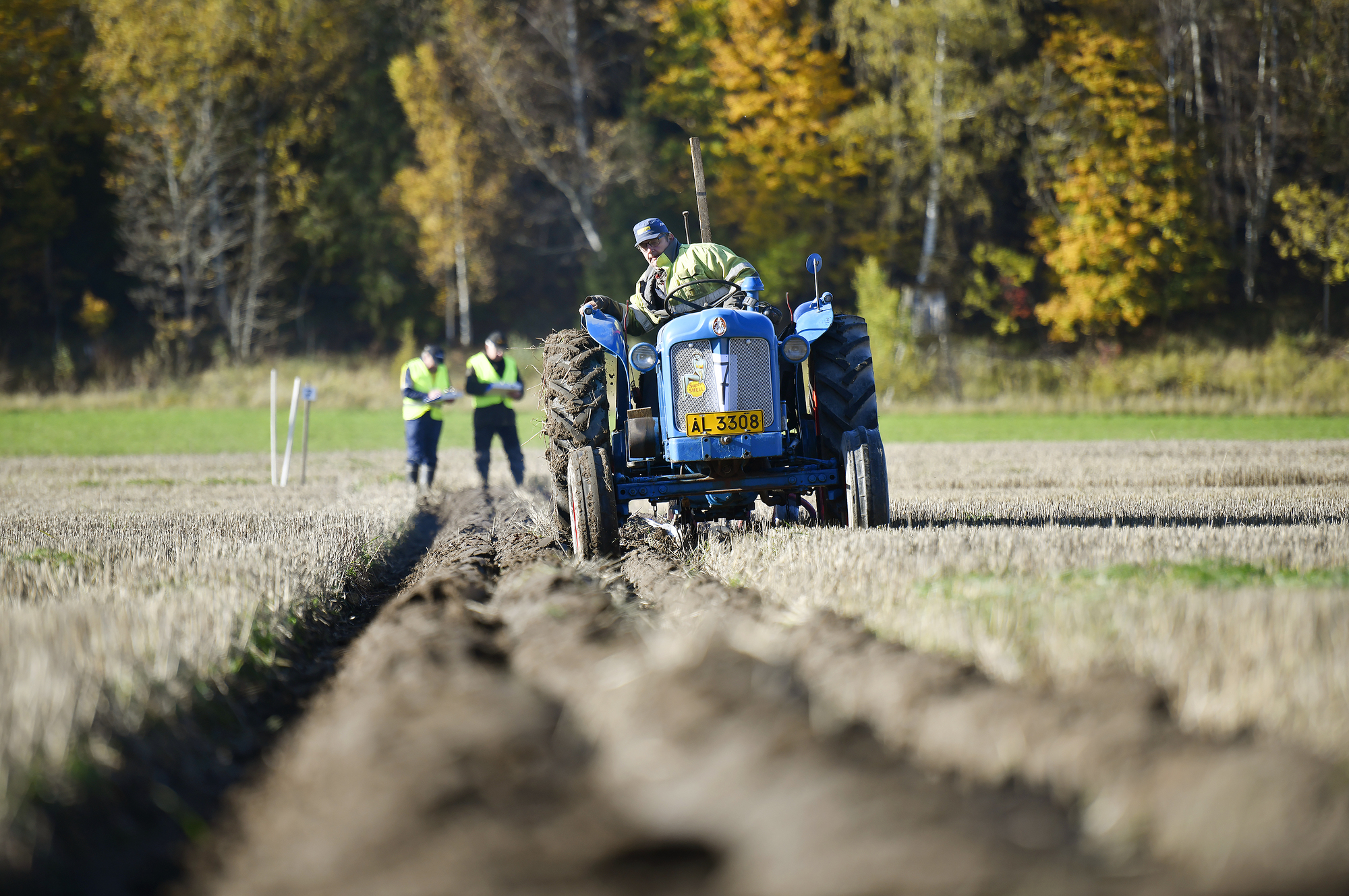 Rakt och jämnt när veteranerna plöjer