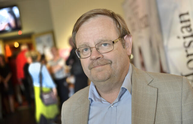 Ålands förre kulturchef:”Han borde stiga ner som ordförande”