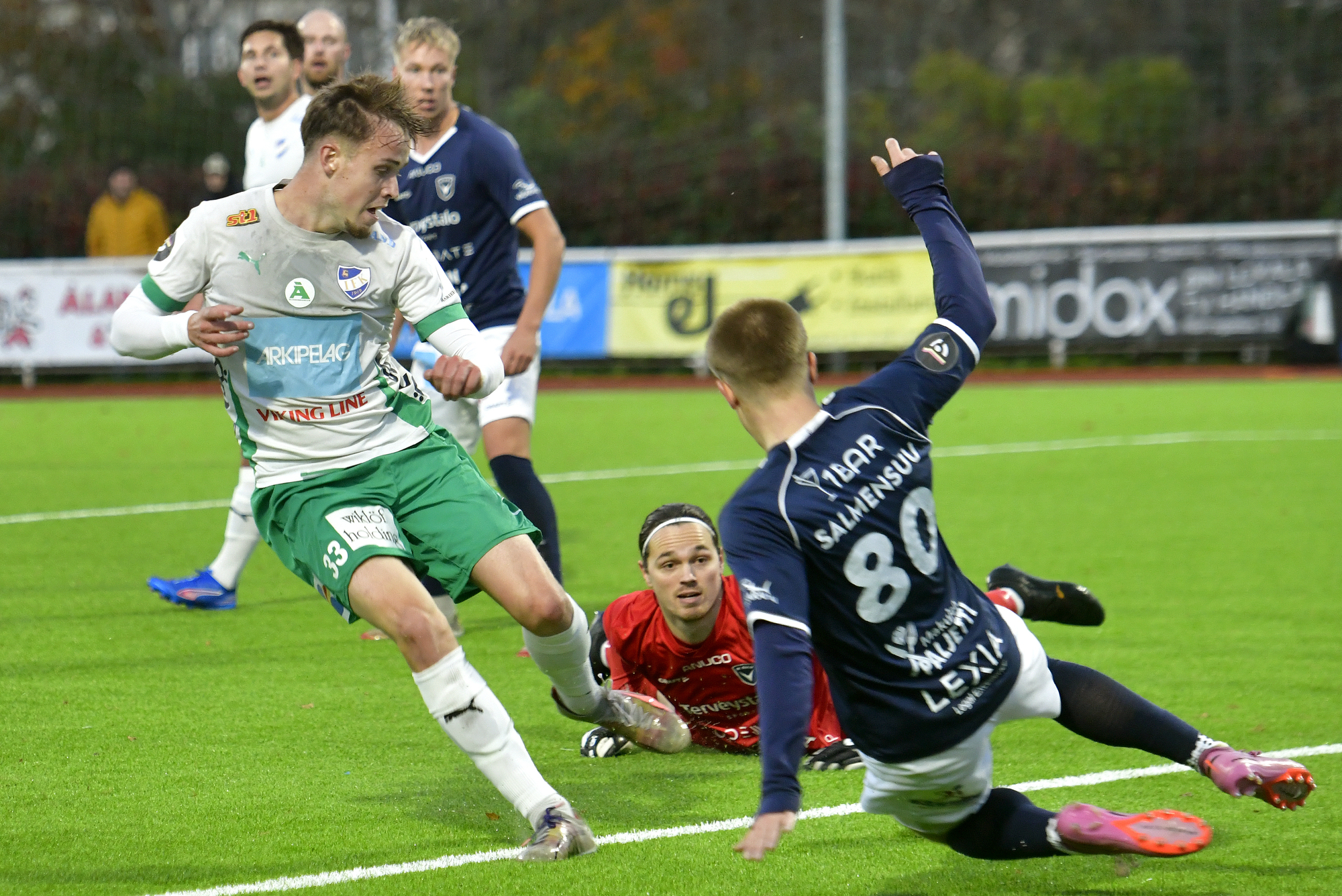 IFK tappar ytterligare två spelare – en ny spelare kan vara på väg in