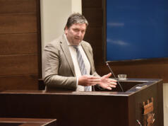 Finans- och näringsutskottet: ”Offentliga Ålands kostnadskostym är för stor”