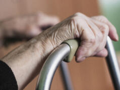 Teknik kan inte ersätta det mänskliga i vården