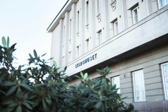 MCA-beslutet sköts upp