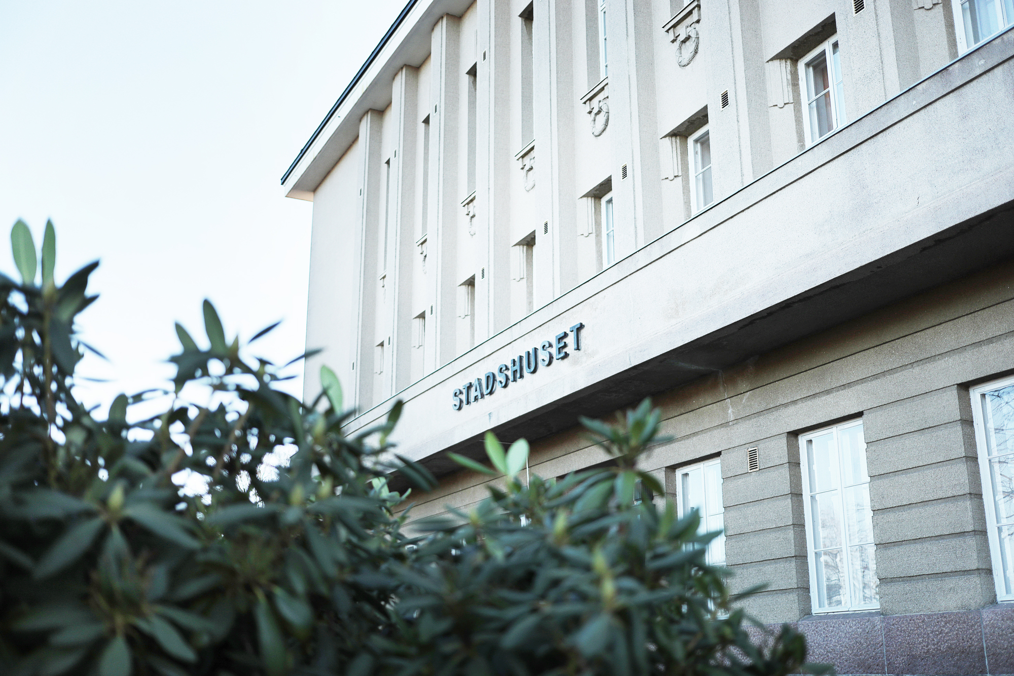 MCA-beslutet sköts upp