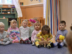 Mysig pyjamas istället för läskig kostym när Björkdungen firar halloween