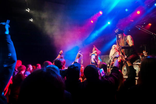 Succé för Metal Mayhem, trots band-medlemmar som missade att gå iland