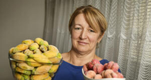 Fata lagar bakverk och tårtor med bosnisk prägel