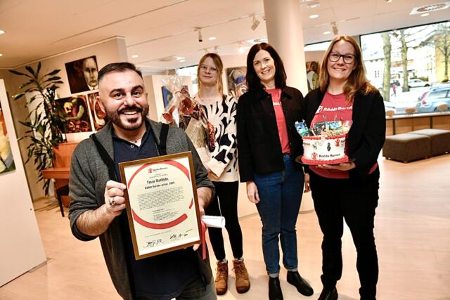 Tasso Stafilidis är årets Rädda barnen-prisvinnare