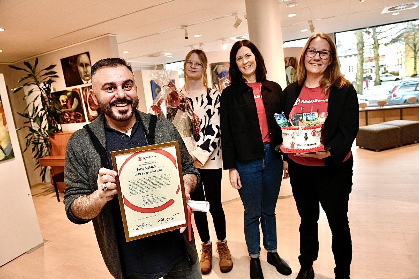 Tasso Stafilidis är årets Rädda barnen-prisvinnare