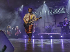 Headbangande och hämningslöst i ”School of Rock”