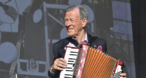 Karin Erlandsson skrev saga om Anders Wiklöf